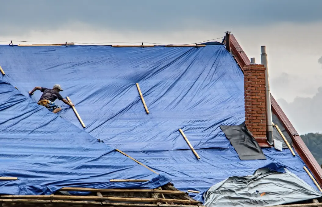 Emergency tarping and shrinkwrapping services